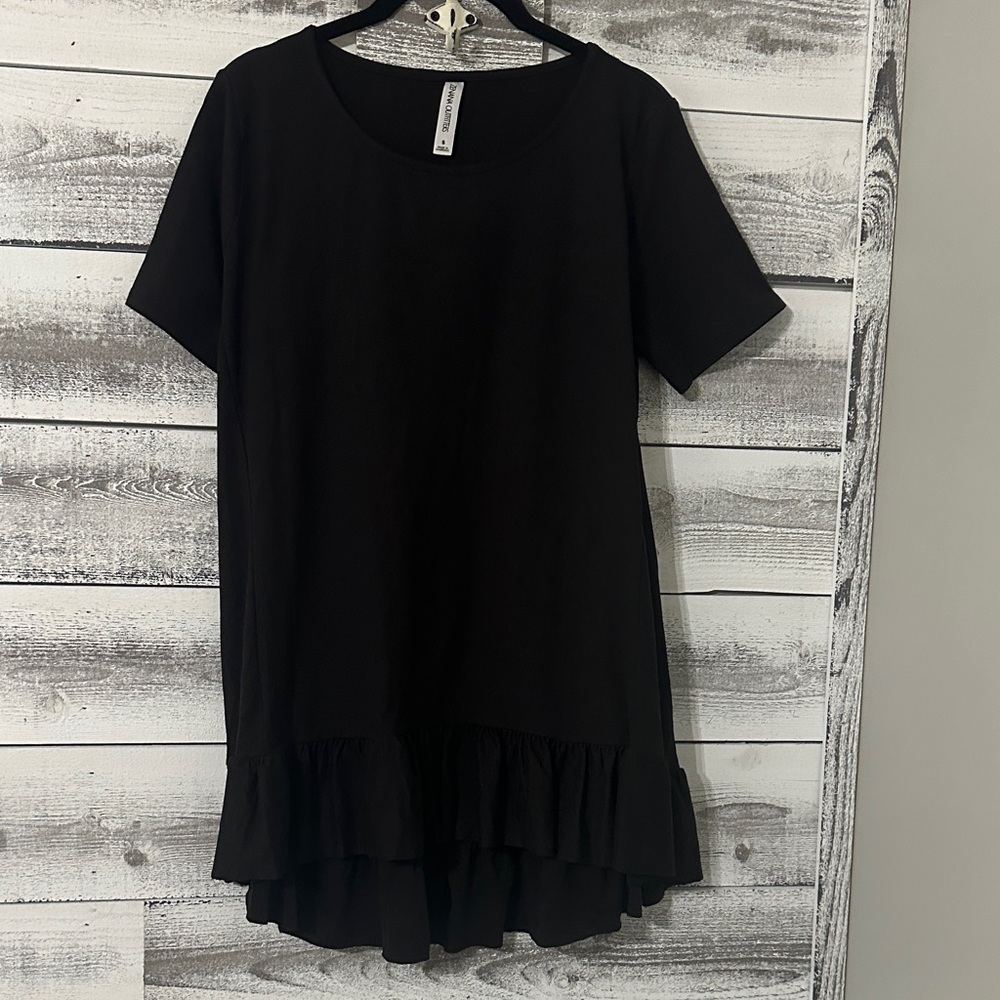 Zenana Outfitters Black Short Sleeve Top